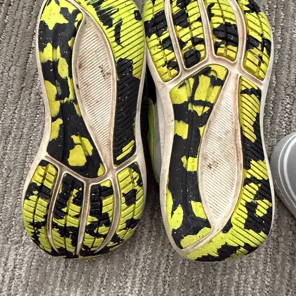 Nike Kids Black and Neon Green Sneakers